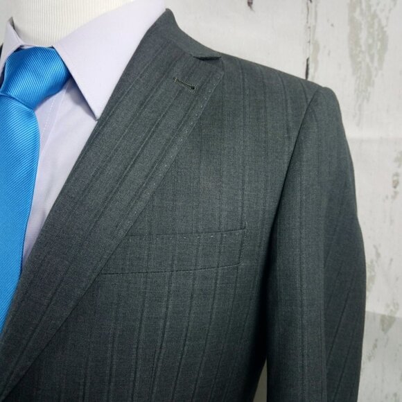 Ferrecci Uomo Italian 36R 2 Button Slim Gray Striped 2pc Suit 40x30 Flat Front - Picture 4 of 13